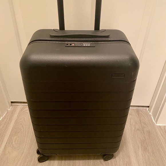 poshmark away luggage